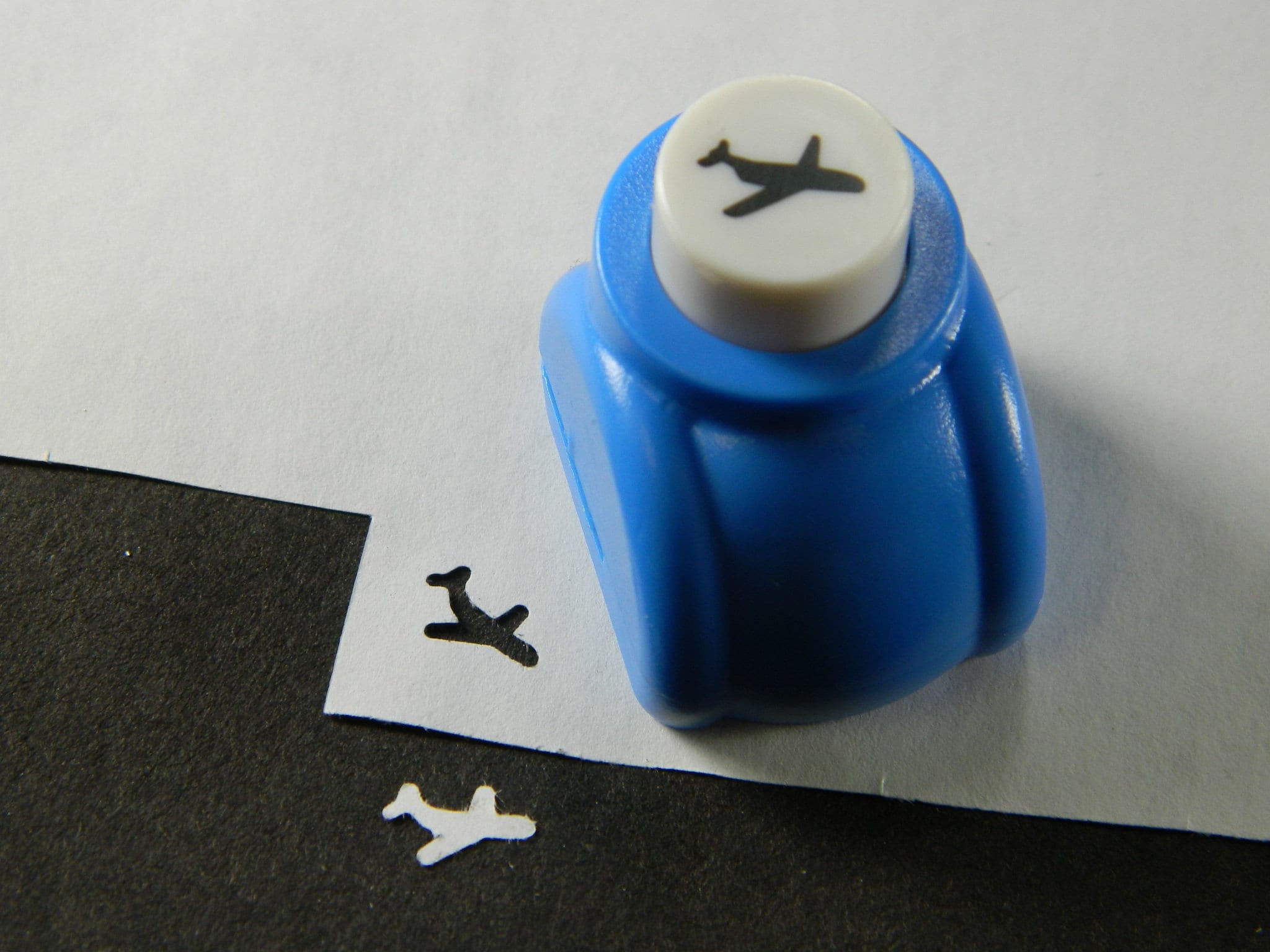 Perforatrice pour avion à réaction Perforatrice décorative pour scrapbooking  Confettis personnalisés ou perforatrice pour scrapbooking, fournitures pour  créations artisanales B126 -  Canada