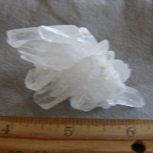 Quartz crystal cluster w/terminated crystals  1.2x1.3 inch DG36