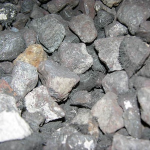 Lodestone magnetite all natural New Mexico 1/2-1 1/2 inch 1 pound lots