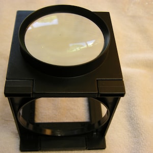 Folding magnifier stand 3.5X magnification power 3 inch fixed glass lens 4 inch tall