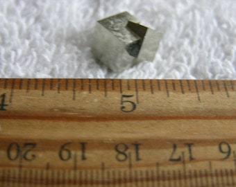 パイライトクリスタルキューブ オールナチュラル ニューメキシコ 3/4