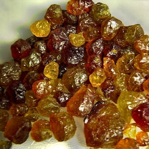 Garnet golden green crystal Mali garnet mixed gem grade 200 carat lots