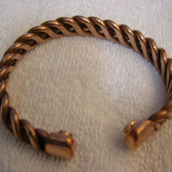 Solid braided copper healing bracelet easily adjustable w/magnetic healing 1/2 inch wide