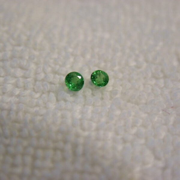 Tsavorite garnet green faceted gemstone one stone per lot RARE 4mm round