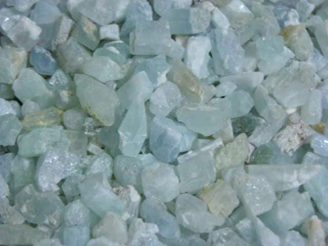 Aqua marine mine rough crystal mixed grade 3/8 to 1 inch 1/8 pound lo…