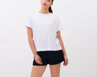 Camiseta básica de algodón orgánico para mujer Mia, imprescindible suave y cómoda.