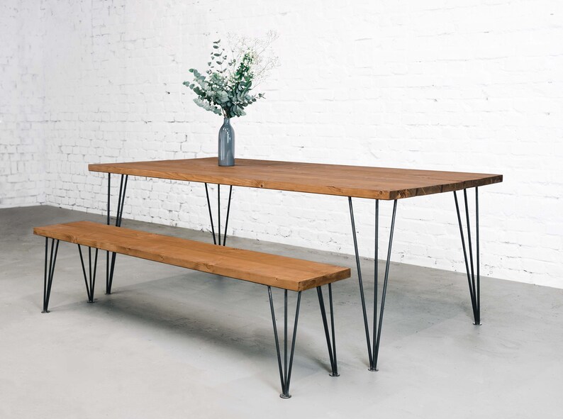 ASHTON Esstisch mit Sitzbank aus Massivholz und Stahl in Eiche - Etsy.de