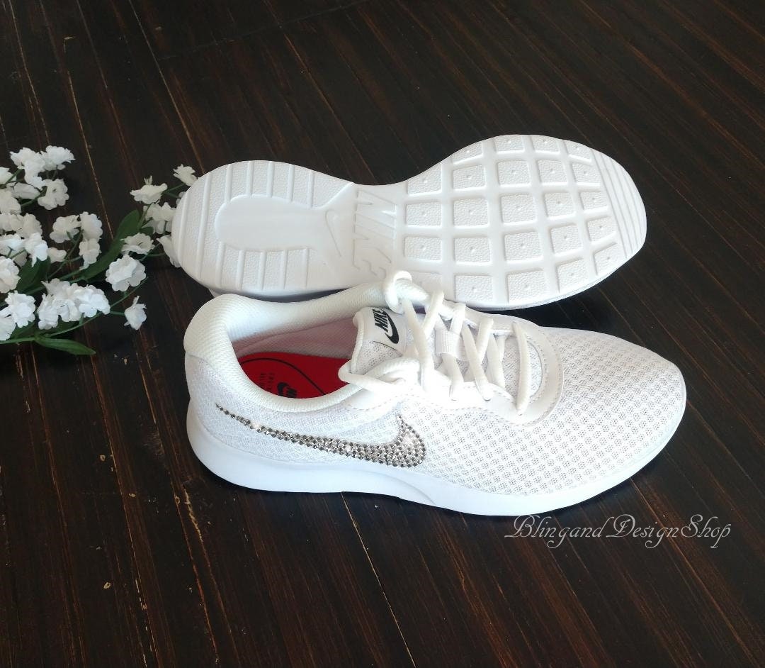 Swarovski Damen Nike Tanjun alle weißen Sneakers angepasst mit | Etsy