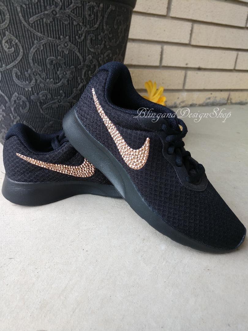 nike women's tanjun rose gold