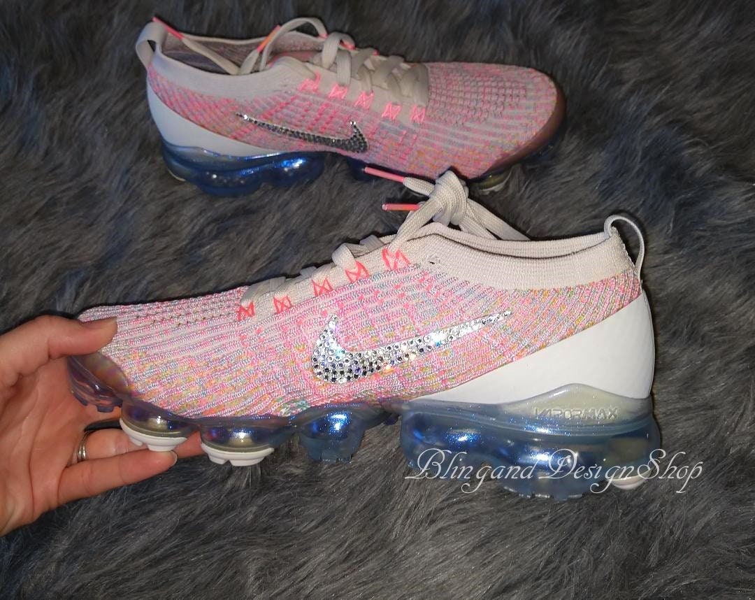 Size 6 Swarovski Women's Nike Vapormax Flyknit 3 Pink Sneakers Customized with Swarovski 