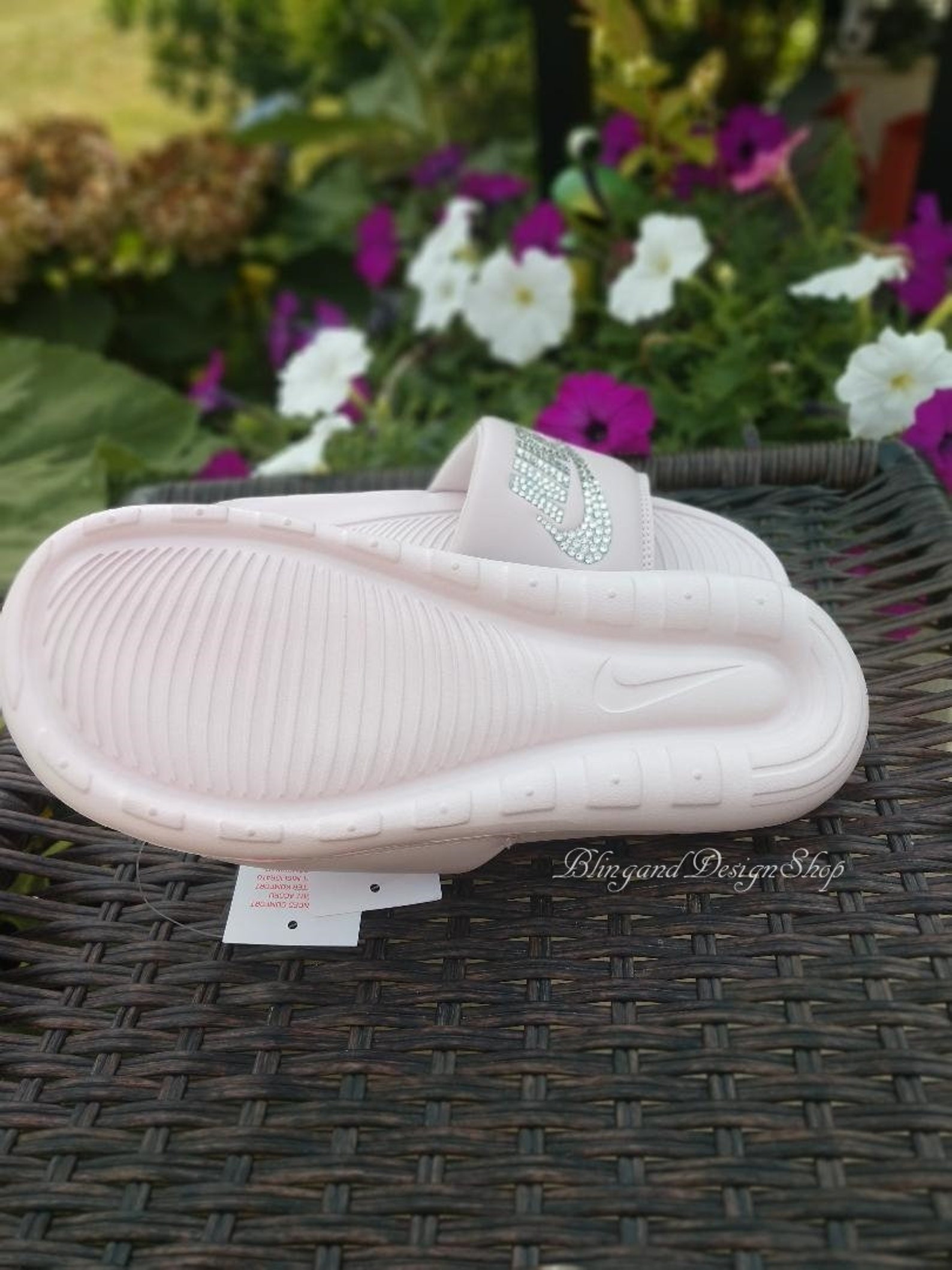 pink nike slide sandals