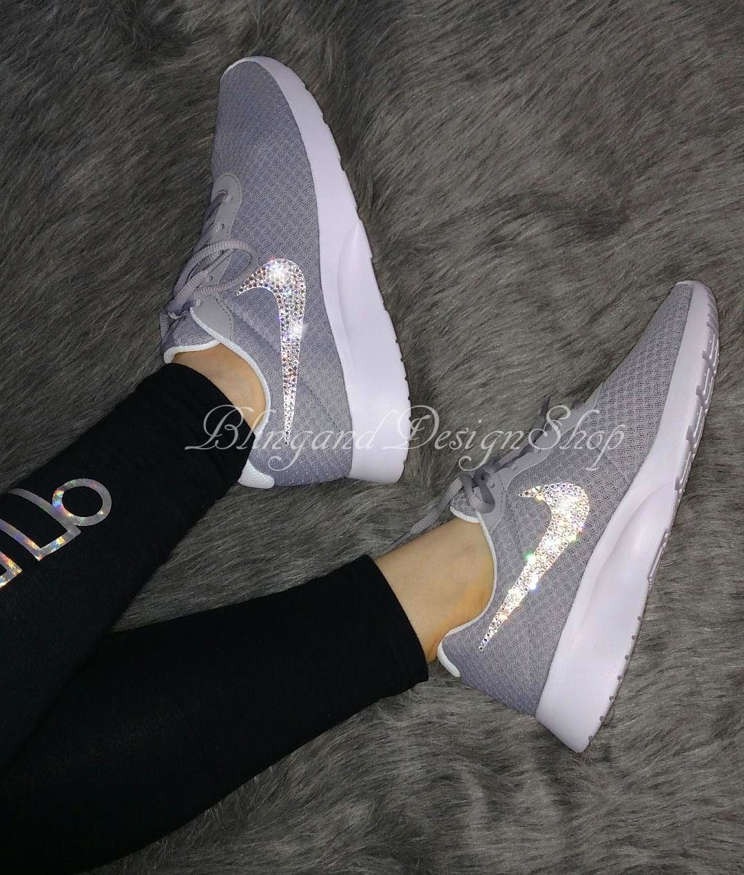 nike tanjun grey sneakers