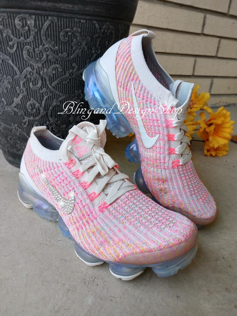 Size 6 Swarovski Women's Nike Vapormax Flyknit 3 Pink Sneakers Customized  with Swarovski Crystals Custom Bling Nike Shoes