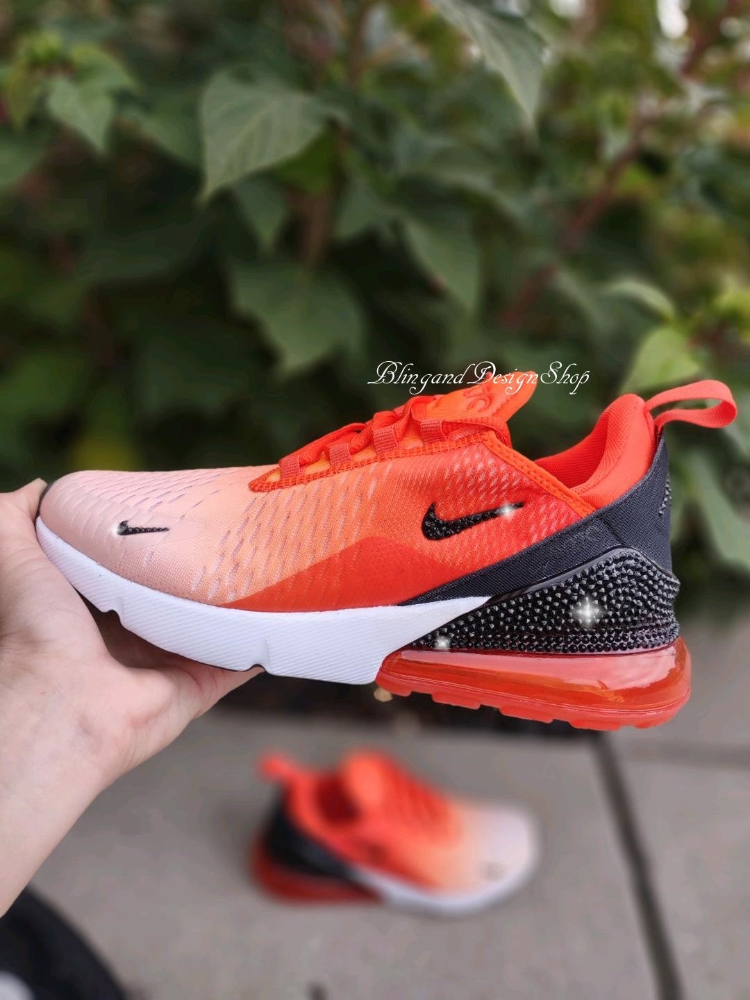 270s black and white