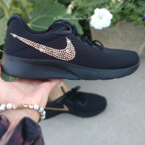 nike tanjun rose gold