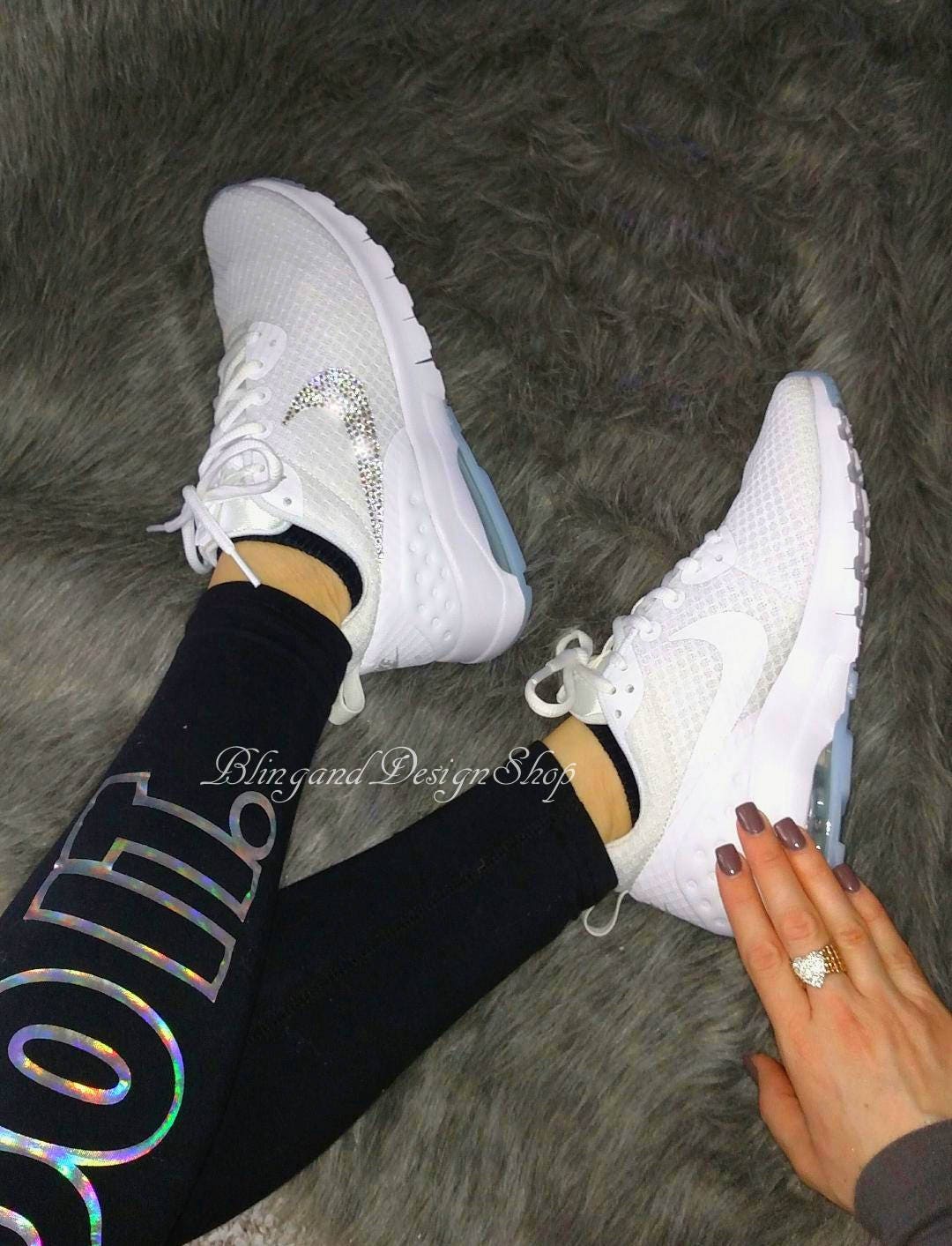 nike air max motion 2 women's white