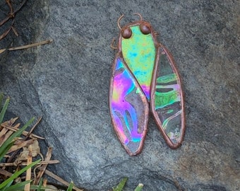 Iridescent Stained Glass Cicada Suncatcher: Insect Window Decor