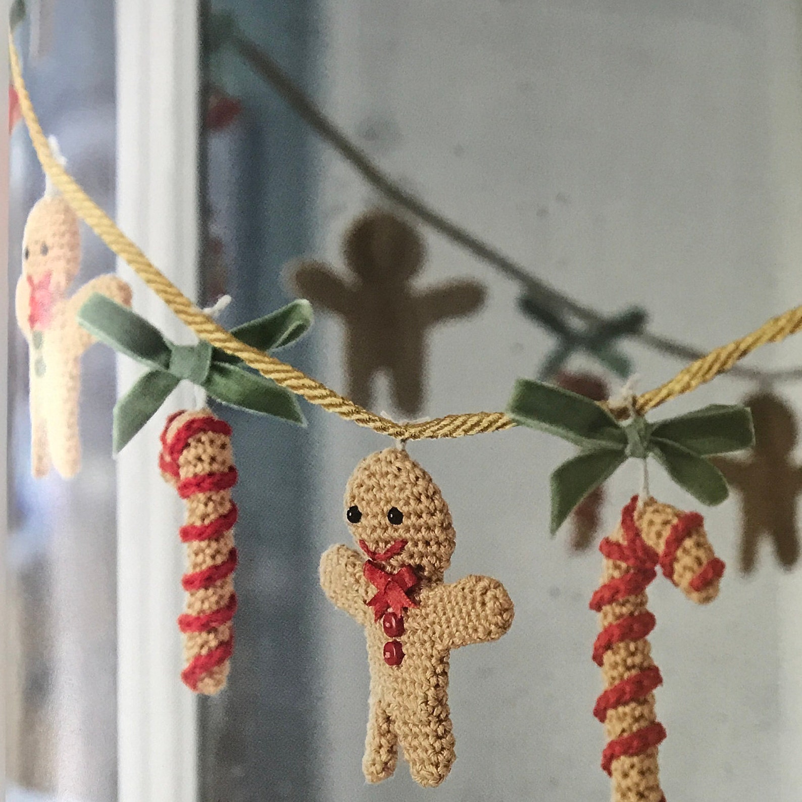 Crochet wreaths and garlands book / Kate Eastwood crochet book Etsy