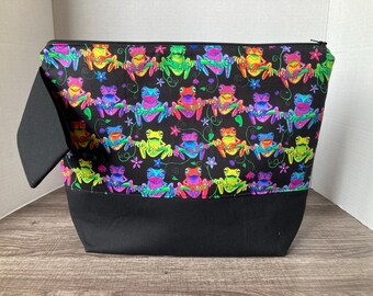 Large Sized bag, knitting project bag, project bag, project bag for knitting, zippered bag, frogs, rainbow