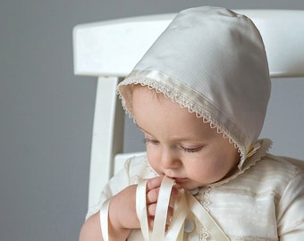 Bonnet en soie pour bébés - Bonnet de baptême pour bébés, garçon et fille - Czepek do chrztu w kolorze białym, kości słoniowej lub kremowej / ecru