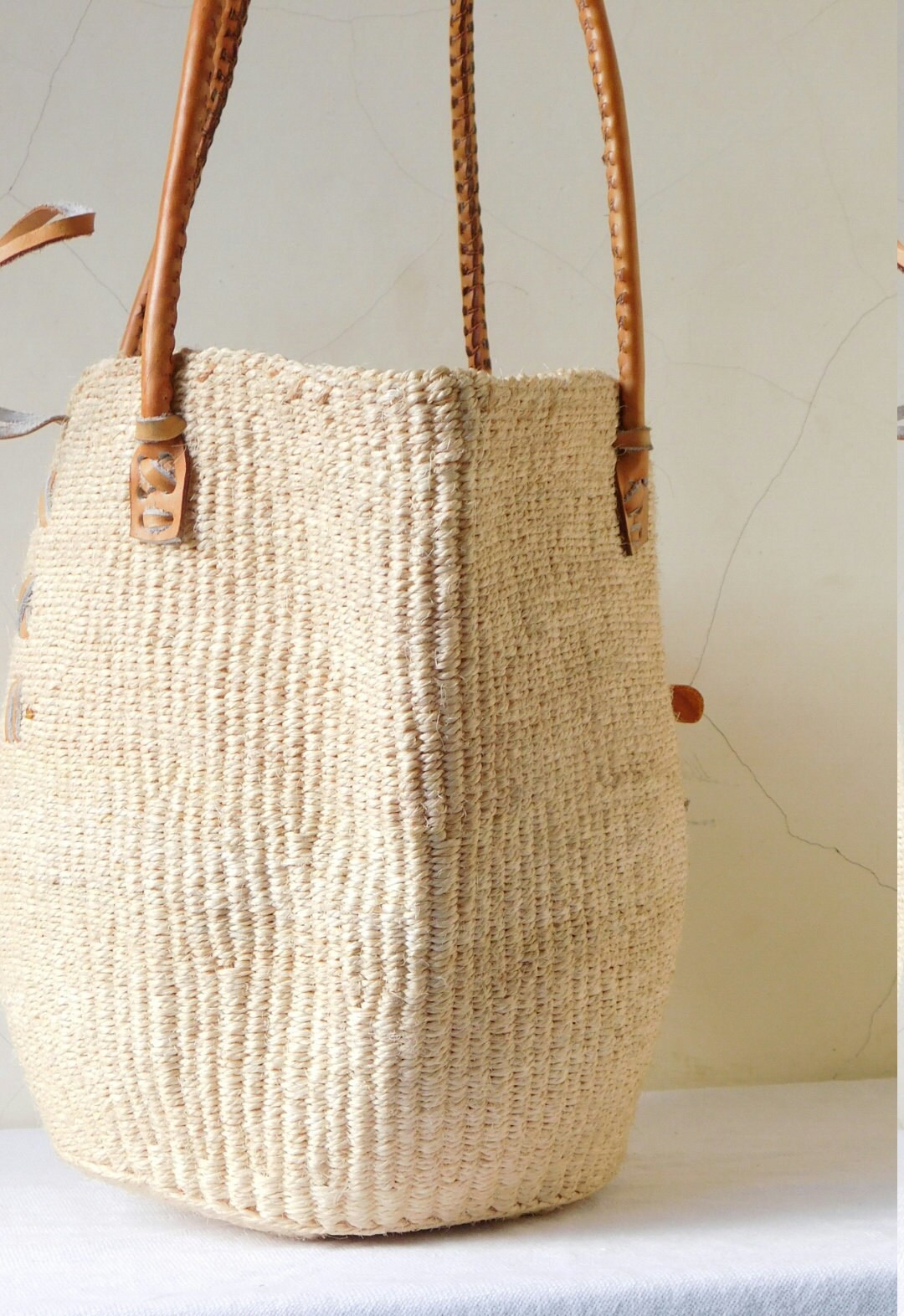 Kiondo Basket Lovely Sisal Tote Bag in White with Brown | Etsy