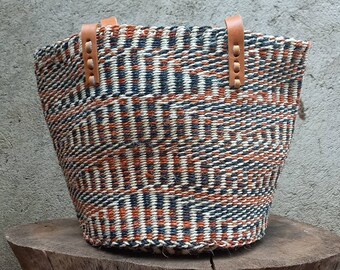 Handwoven handmade kiondoo sisal tote bag.