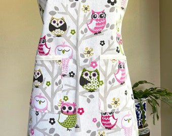 Apron for mother and kids with Pockets, owls, art Apron, Kitchen Apron, tie in either front or back, gifts