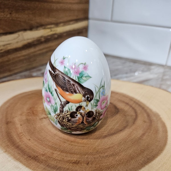 Avon Spring Season Porcelain Bird Egg, Avon Bird Egg, Avon Porcelain Eggs, Porcelain Bird Egg, Avon Robin feeding babies Egg Vintage