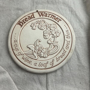 Heartland Studio Pottery Bread Warmer, signed Lyn Ulick 1989