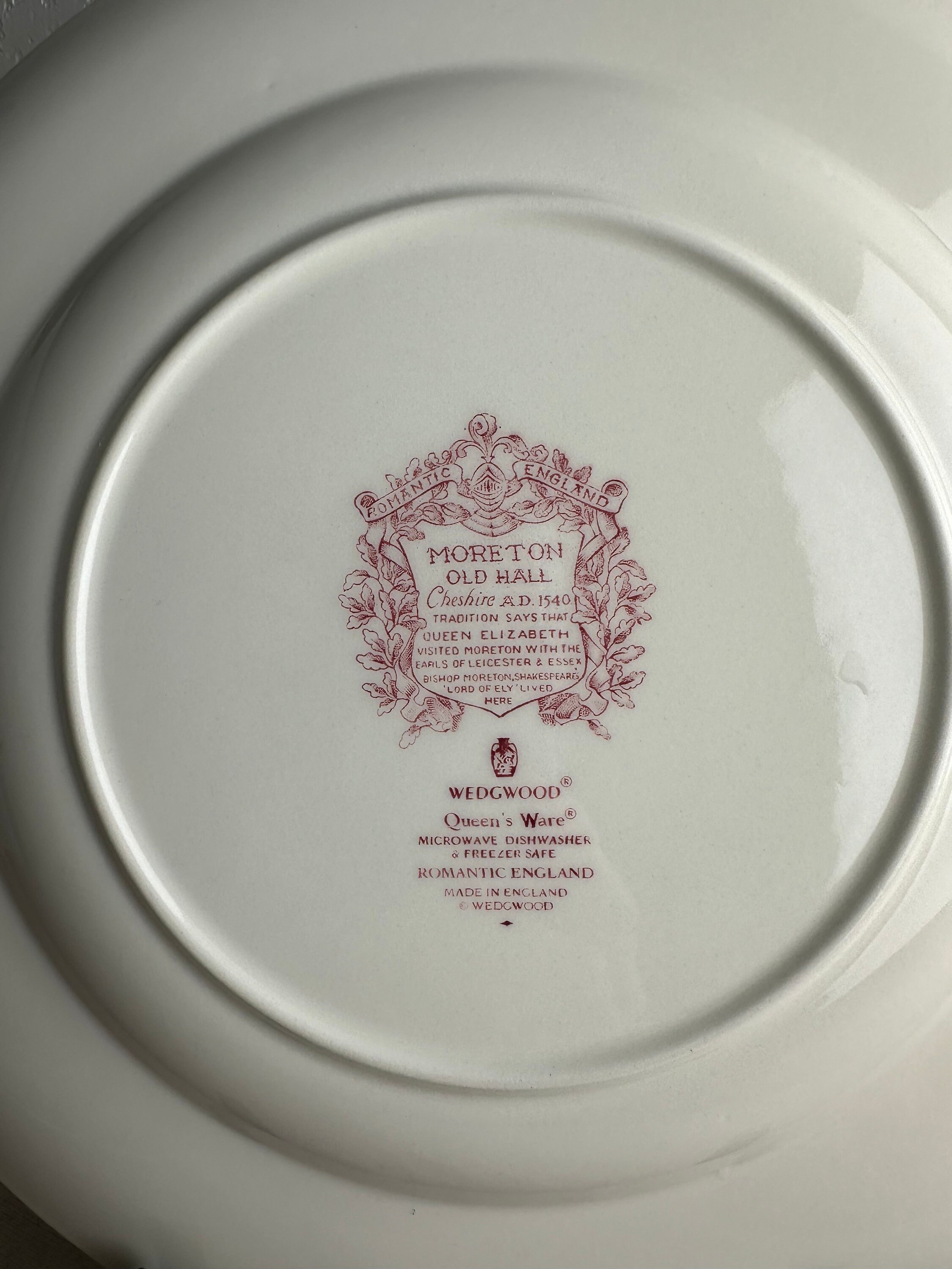 Wedgwood Plate, Moreton Old Hall, Cheshire, Queen
