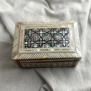 Egyptian Inlaid Mother of Pearl, paua shell hinged box with red lining, 4 1/2&quot; x 3&quot; x 1 7/8&quot;, preowned, unbranded
