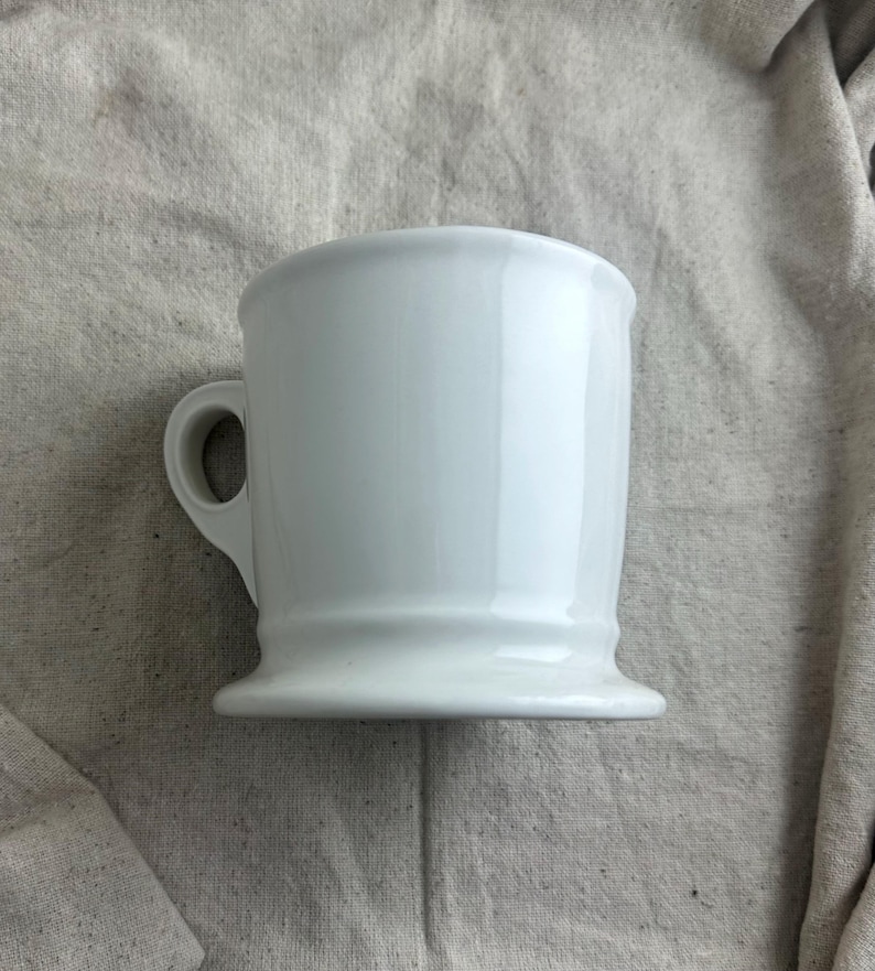Taza de café con la letra R de la botica de Anthropologie imagen 5