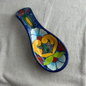 Talavera Spoon Rest, Venegas Mexico, 7 1/2&quot; x 3&quot;, hand painted pottery, preowned