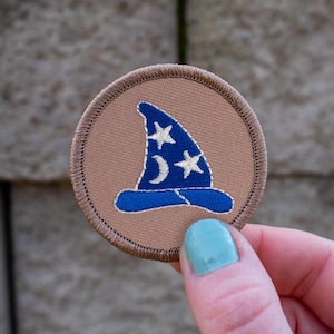 Wizard Hat (080) Patch - 2 Inch Diameter Embroidered Patch
