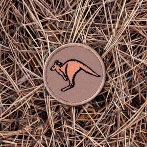 Kangaroo Patch (194) 2 Inch Diameter Embroidered Patch