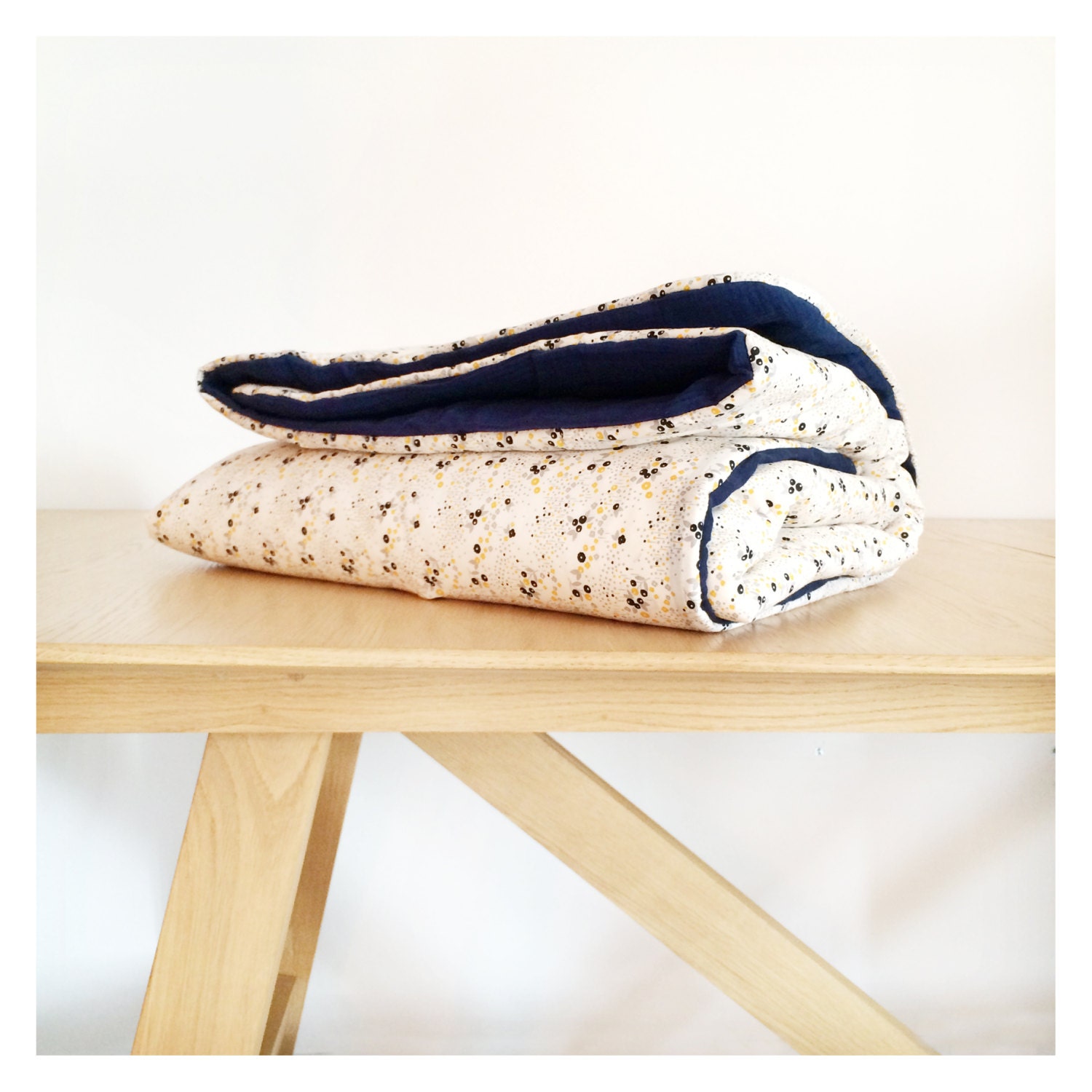 Edredon Pour Lit Une Place Écru à Motif Floral/Bleu Encre