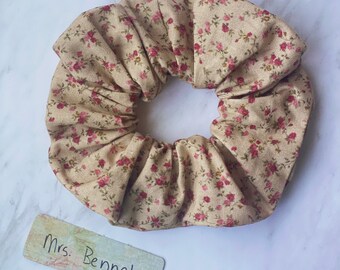 Pride and Prejudice Scrunchie, Antique rose quilting print, cotton jumbo scrunchy, cottage core, jane austen, book lover, hair accessory