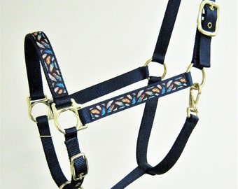 Cabestro para caballos con diseño de plumas, cabestro para caballos pequeño con plumas, cabestro para caballos grande con plumas, cabestros para caballos de tiro personalizados, cabestros para caballos con corona de cuero