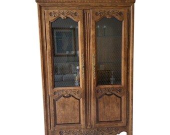 Hickory Furniture French Provincial Style China Display Cabinet