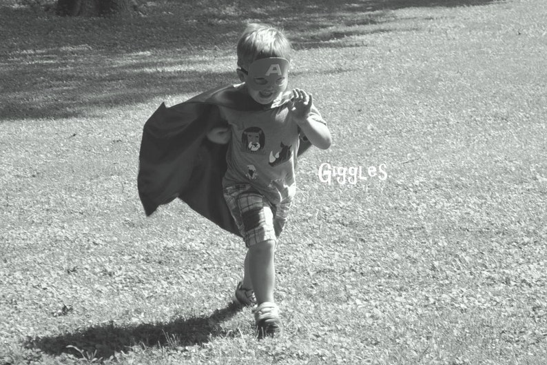 Birthday Party Favors Girl Hair Bow Kids Costume Flash Cape /& Mask Set Red Gold Halloween Superhero Boy Capes Dress Up