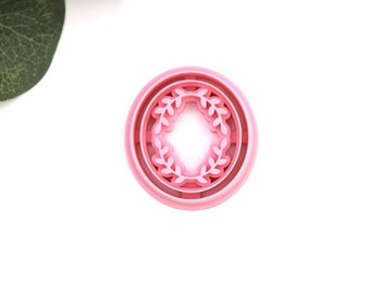 Laurel Wreath Oval Pendant Cutter