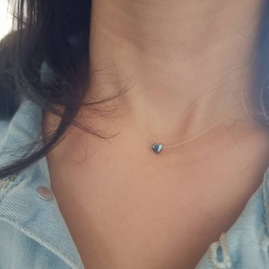 Collar minimalista hilo de pescar de nailon transparente invisible pequeño corazón negro plata 925 oro