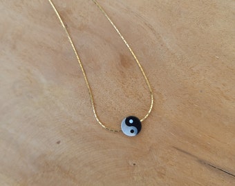 Custom-made ultra-thin puck natural mother-of-pearl Yin & Yang necklace in 925 silver or pink vermeil