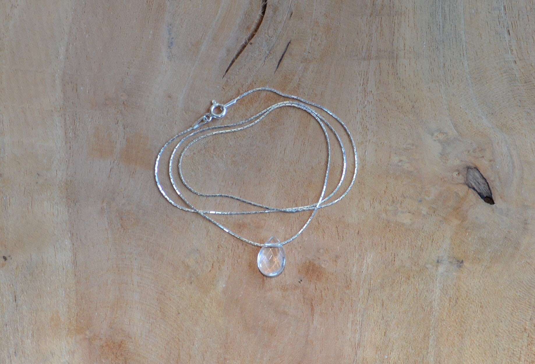 Collier Mi-long Avec Pendentif Cristal De Roche Et Argent Rhodié 925 - Occasion Très Bon état