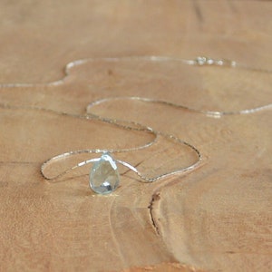 Delicate chain necklace with aquamarine chalcedony stone pendant in 925 silver