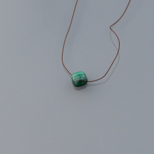 Collier minimaliste fil de soie brun - Pendentif carré diamant de Malachite vert, pierre naturelle semi précieuse - gold filled 14k ZOUX120