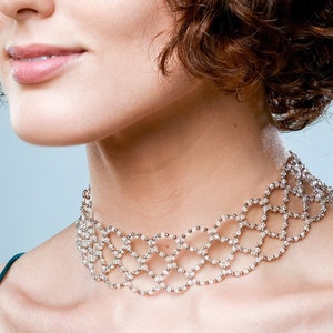 Grobstrick Kristallhalskette, Swarovski Perlen, Kette, Braut Halskette, minimalistische Edelsteinhalskette, Swarovski-Halsband