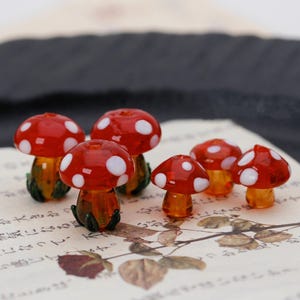 Handgemachte Glas Pilz Perlen, Pilz Anhänger, Schmuck Geschenk Ideen, DIY Armband, Halskette, Ohrring Zubehör, Halloween Geschenke