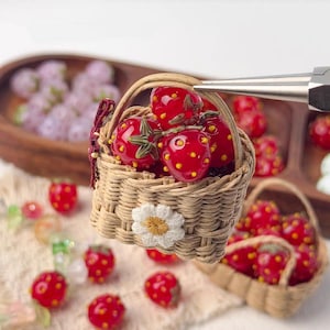 Cuentas de fresa trabajadas con lámpara, cuentas de fruta, pulseras, pendientes, collares y bisutería.
