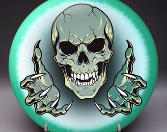 Skull Hands - SVG Disc Dye Template for Vinyl